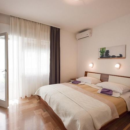 B&B villa IVONA Baška Voda Exteriör bild