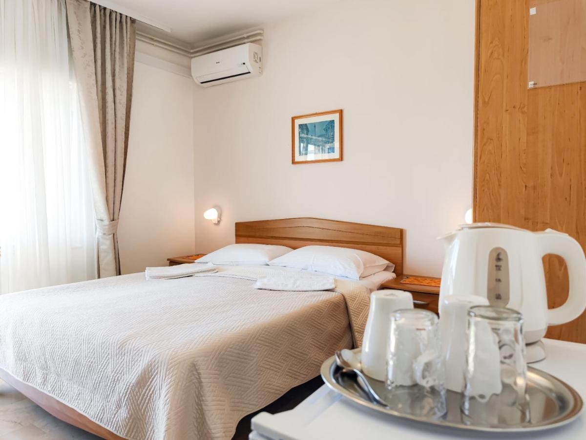 B&B villa IVONA Baška Voda Exteriör bild