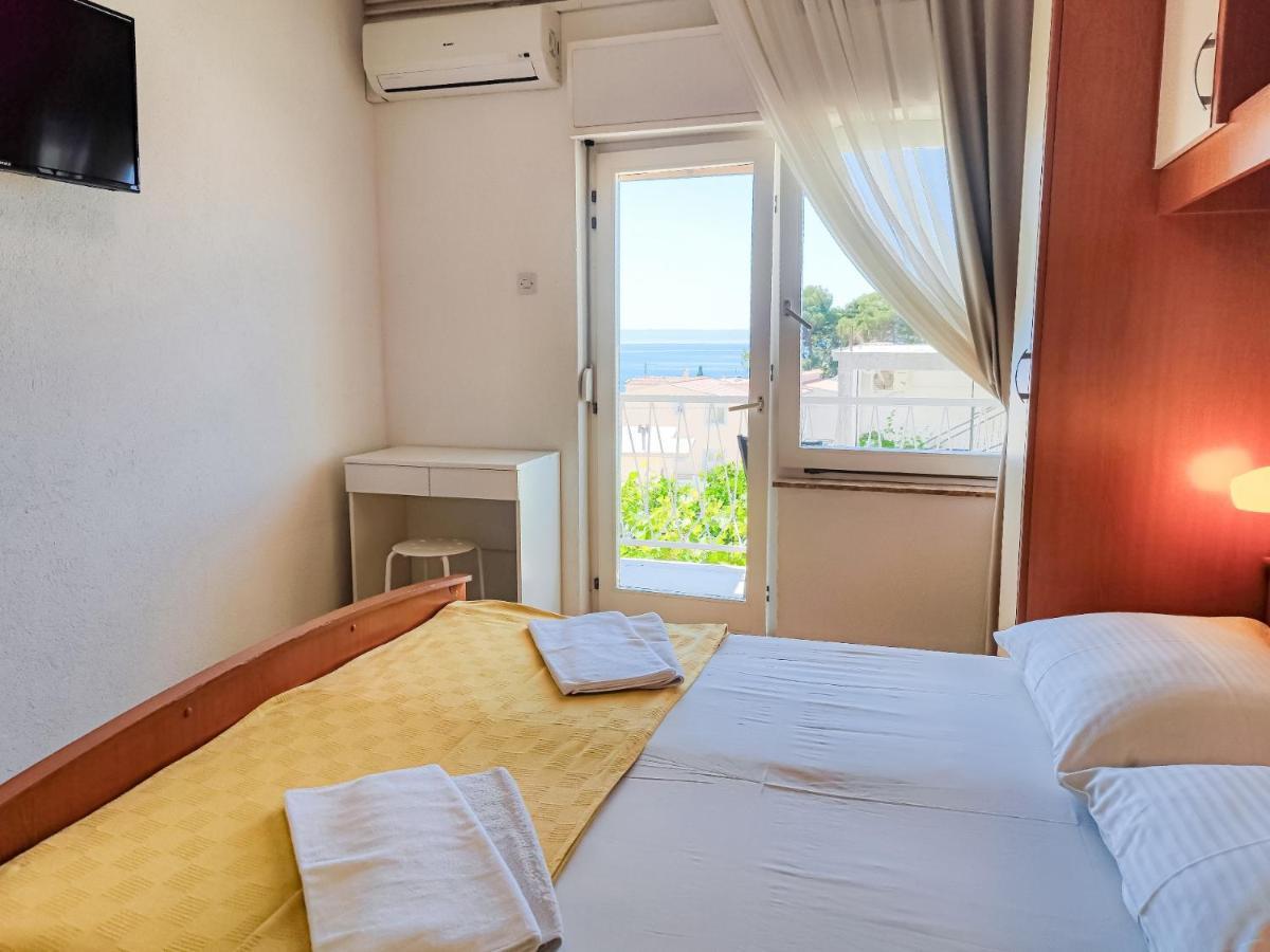 B&B villa IVONA Baška Voda Exteriör bild