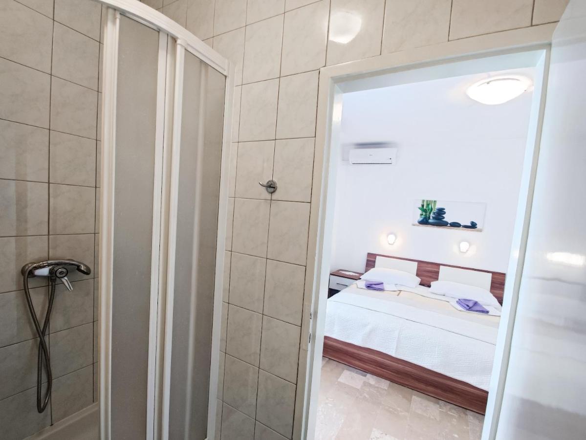 B&B villa IVONA Baška Voda Exteriör bild
