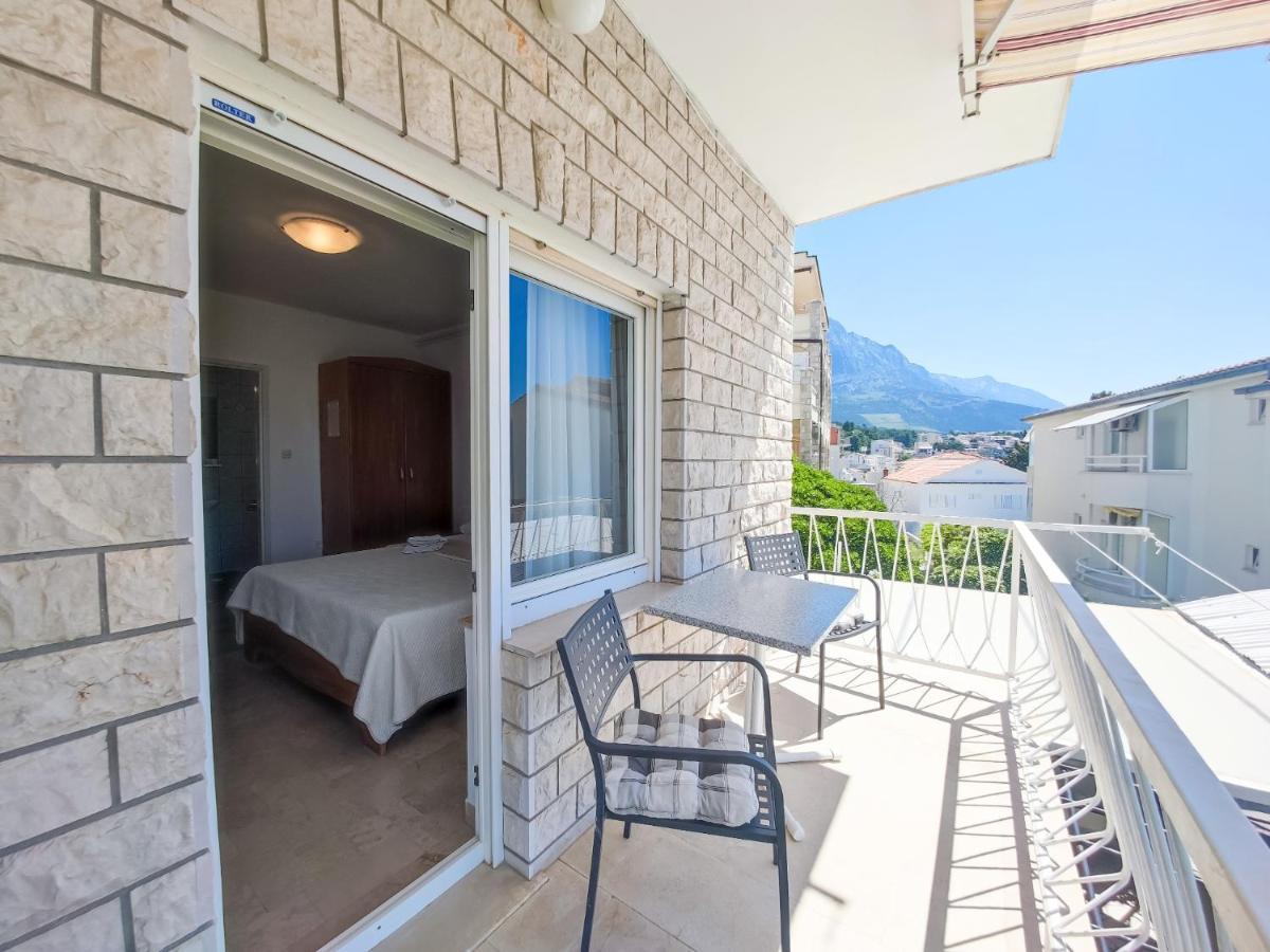 B&B villa IVONA Baška Voda Exteriör bild