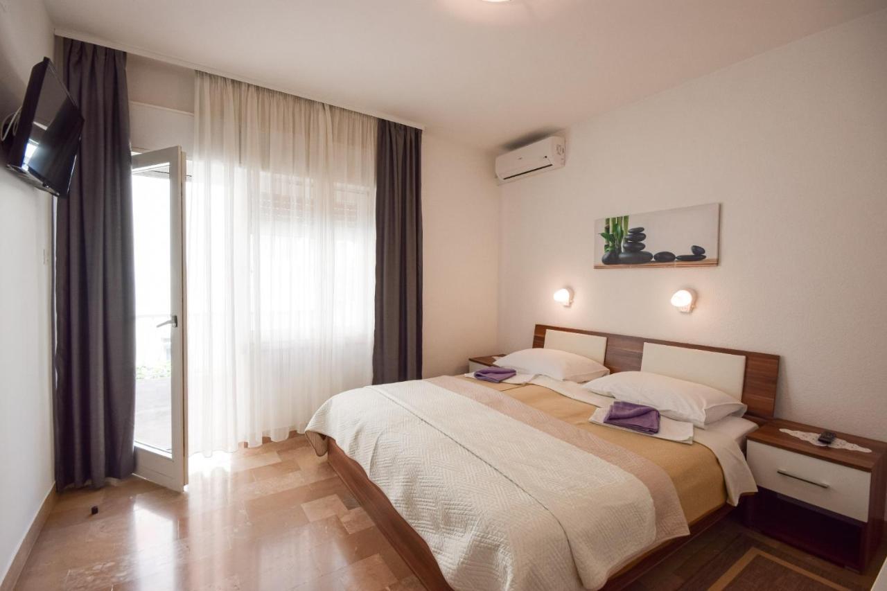 B&B villa IVONA Baška Voda Exteriör bild