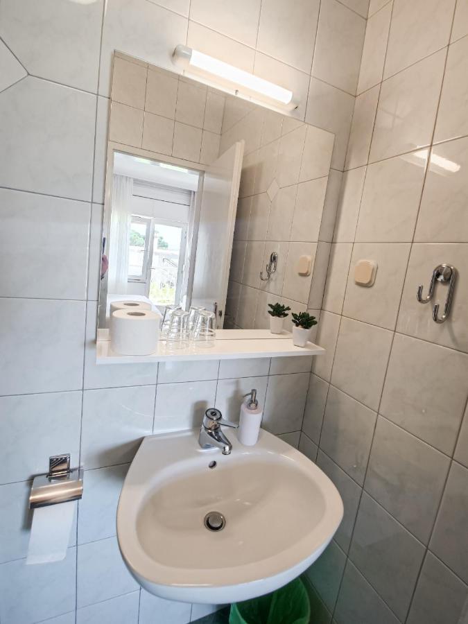 B&B villa IVONA Baška Voda Exteriör bild