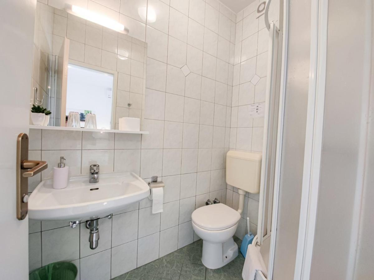 B&B villa IVONA Baška Voda Exteriör bild