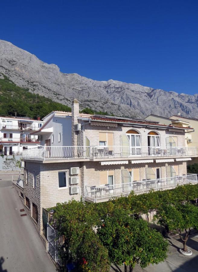 B&B villa IVONA Baška Voda Exteriör bild