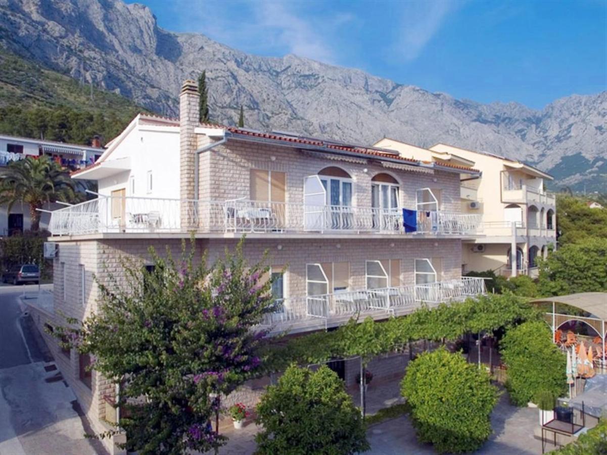 B&B villa IVONA Baška Voda Exteriör bild